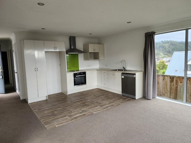 90 Sunstone Crescent, Timberlea, Upper Hutt - Carousel 2