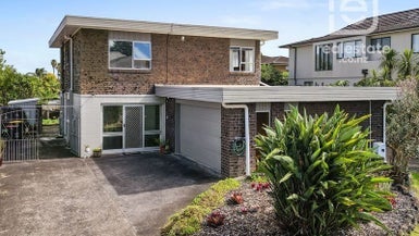 45 Pigeon Mountain Road, Half Moon Bay, Auckland - Carousel 1