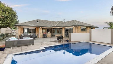 65 Westerham Drive, Dannemora, Auckland - Carousel 1