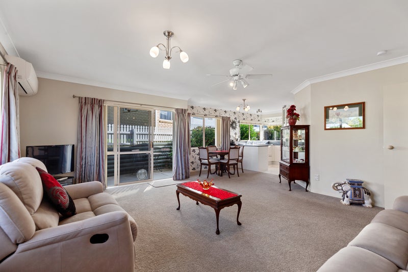 19 Racecourse Way, Gate Pa, Tauranga - Carousel 2