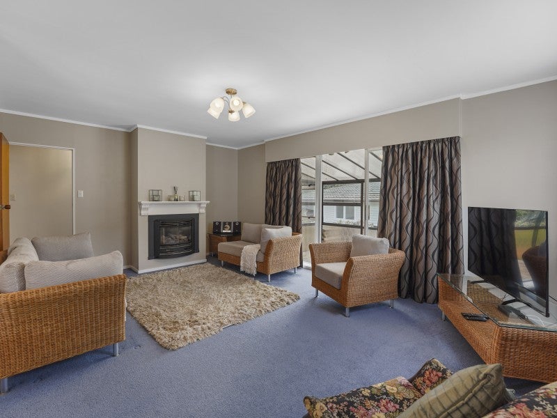 23 Montana Road, Totara Park, Upper Hutt - Carousel 2