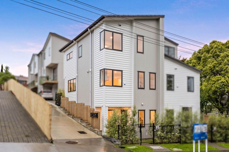 16E Sheridan Drive, New Lynn, Auckland - Carousel 1