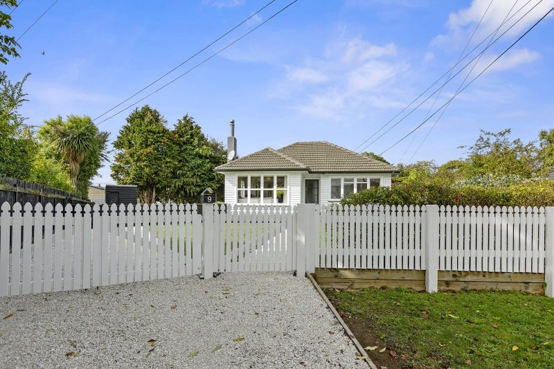 9 Huia Grove, Elderslea, Upper Hutt - Carousel 2