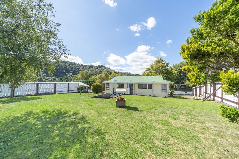 98 Gemstone Drive, Birchville, Upper Hutt - Carousel 1