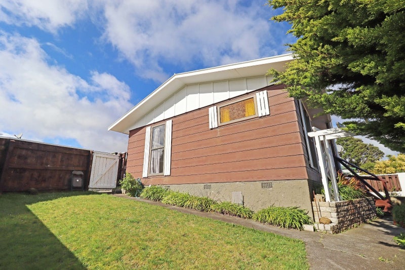 1/14 Mossburn Grove, Kelson, Lower Hutt - Carousel 11