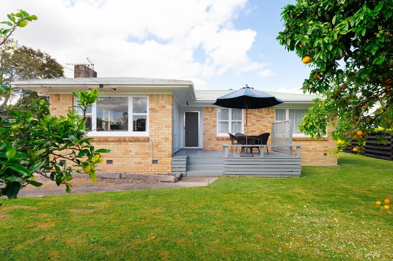 8 Casper Street, Fairfield, Hamilton - Carousel 1