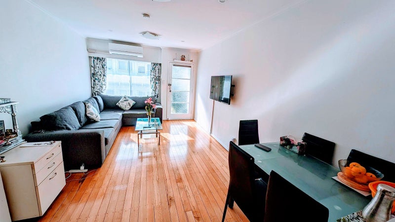 4/3 Kingsway Avenue, Sandringham, Auckland - Carousel 1