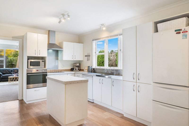 22 Greenaway Road, Waikanae, Waikanae - Carousel 2