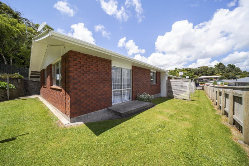 36 Cumberland Street, Merrilands, New Plymouth - Carousel 2