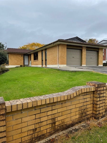 33 Cromdale Avenue, Highland Park, Auckland - Carousel 2