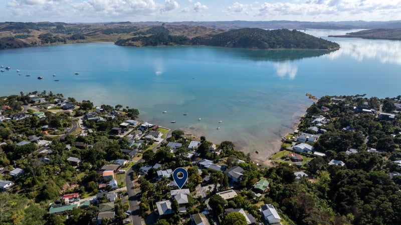 61 Lorenzen Bay Road, Raglan, Raglan - Carousel 1