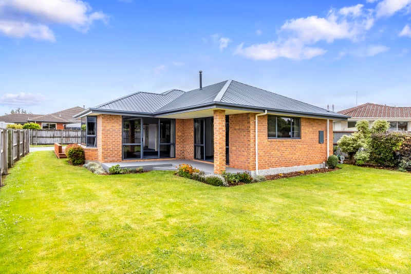 4 Riverwood Boulevard, Redwood, Christchurch - Carousel 2
