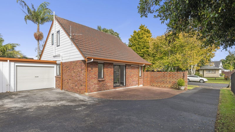 6B Kindergarten Drive, Conifer Grove, Takanini - Carousel 1