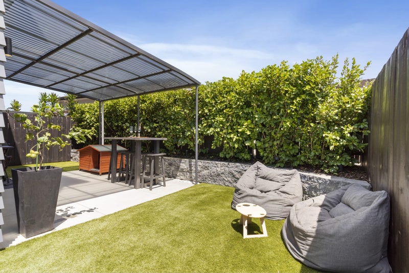 2/1 Tiaka Place, Pakuranga, Auckland - Carousel 1