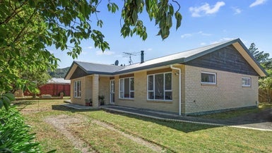 3 Ipswich Grove, Wainuiomata, Lower Hutt - Carousel 1