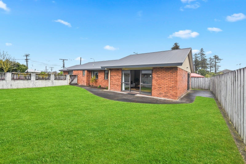 175 Old Farm Road, Hamilton East, Hamilton - Carousel 18
