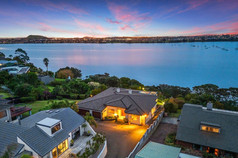 2/22 Falstaff Place, Half Moon Bay, Auckland - Carousel 2