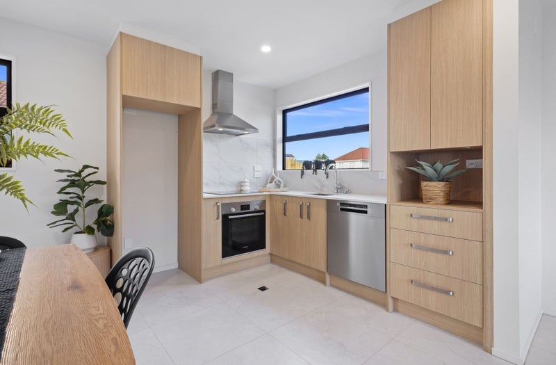 6/2 Huia Street, Riccarton, Christchurch - Carousel 2