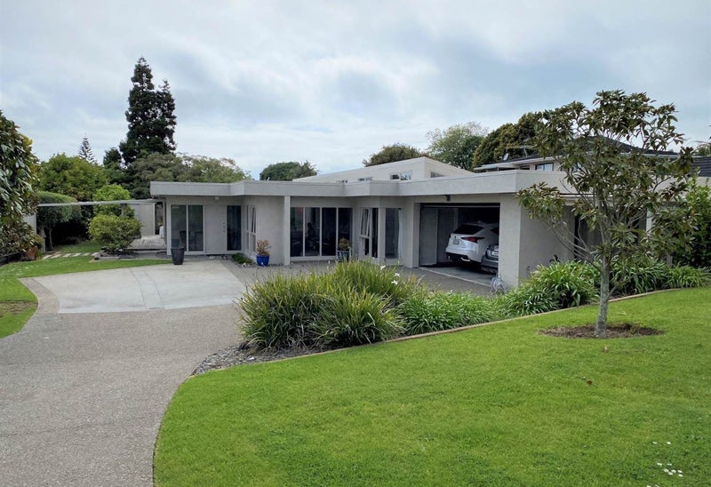 6 Malloy Place, Eastern Beach, Auckland - Carousel 1