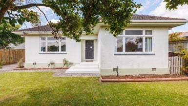 11 Moore Street, West End, Palmerston North - Carousel 1