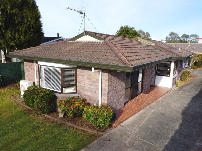 31 Rutherford Street, Chedworth, Hamilton - Carousel 1