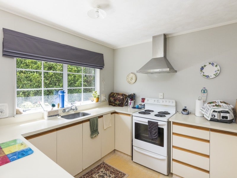 2A Highbury Avenue, Highbury, Palmerston North - Carousel 2