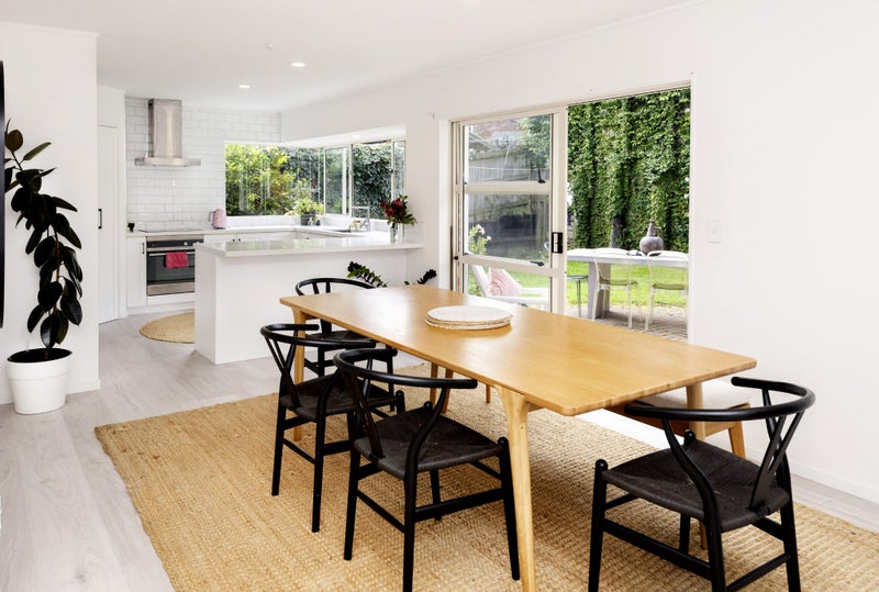 1/9 Wiltshire Place, Somerville, Manukau - Carousel 2