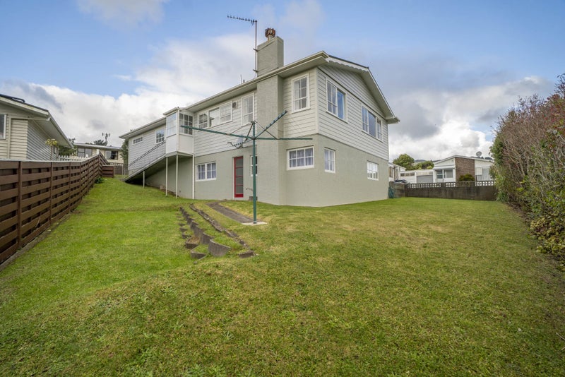 2 Florio Terrace, Tawa, Wellington - Carousel 20