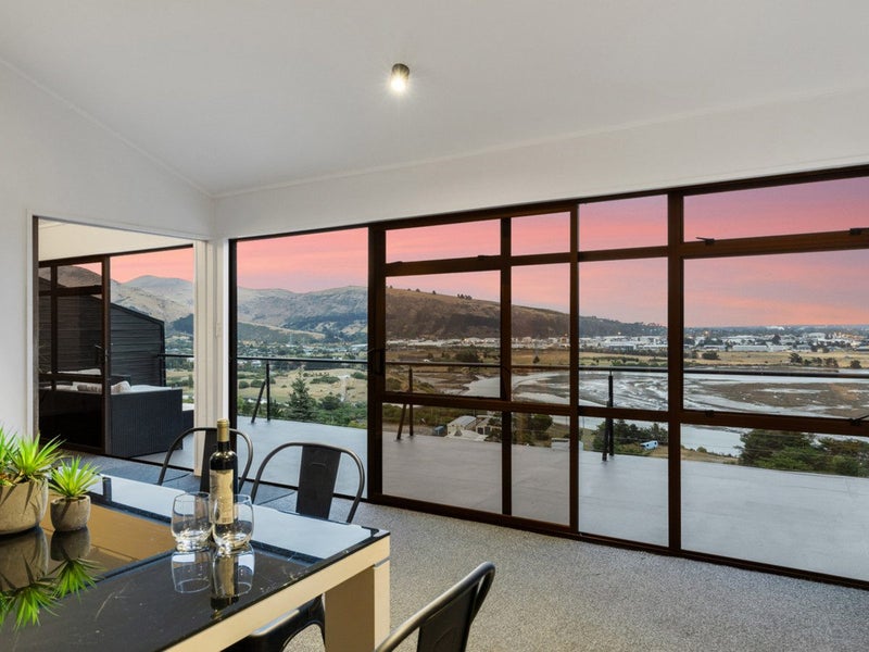 5 Osmond Lane, Mount Pleasant, Christchurch - Carousel 2