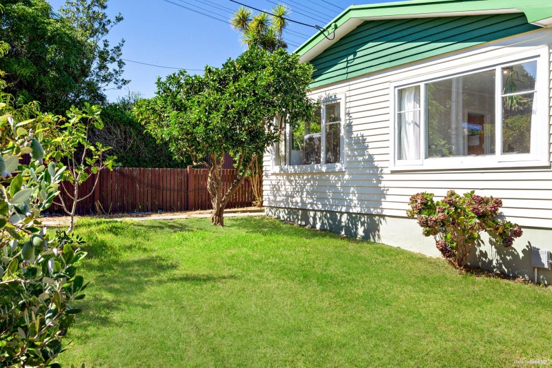 1/24 Kaipatiki Road, Glenfield, Auckland - Carousel 2