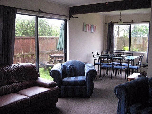 11B Highland Park Drive, Highland Park, Auckland - Carousel 2