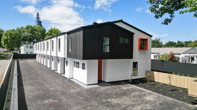 8/18 Stanley Street, Claudelands, Hamilton - Carousel 2