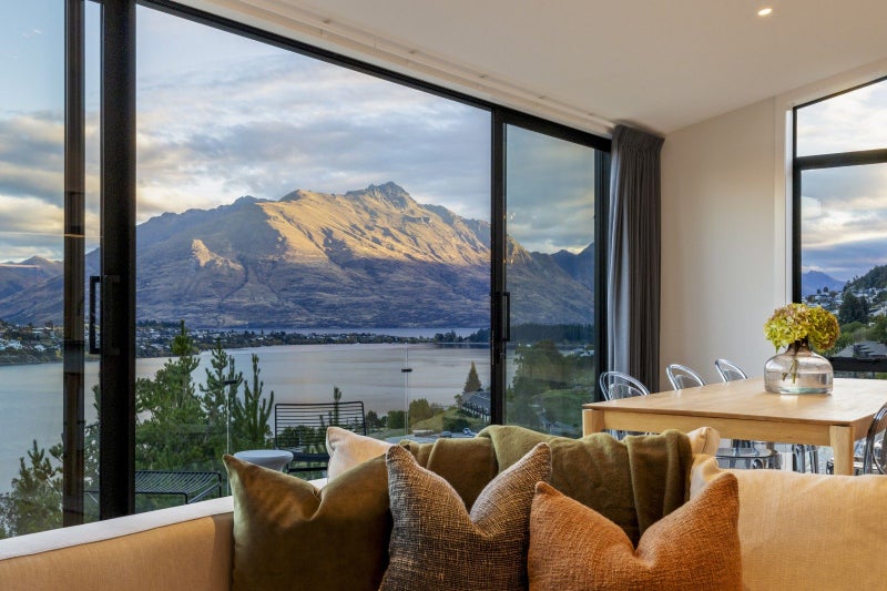 15C Potters Hill Drive, Queenstown, Queenstown - Carousel 2
