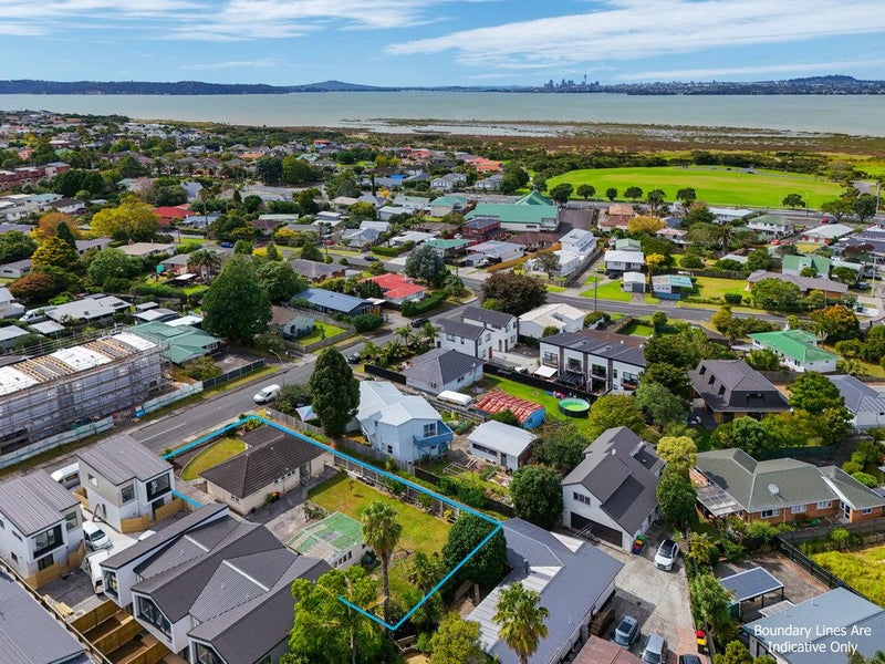 12 Montmere Avenue, Te Atatu Peninsula, Auckland - Carousel 17