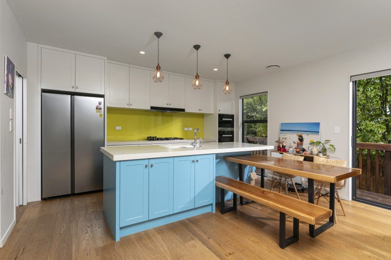 8B Dallinghoe Crescent, Milford, Auckland - Carousel 2