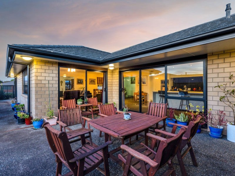 3 Settlers Close, Whalers Gate, New Plymouth - Carousel 26