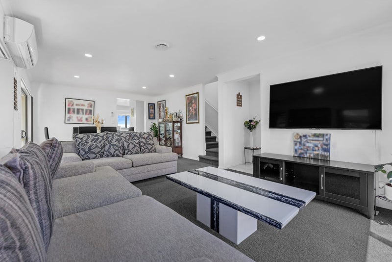 24 Sarteano Drive, Manurewa, Auckland - Carousel 2