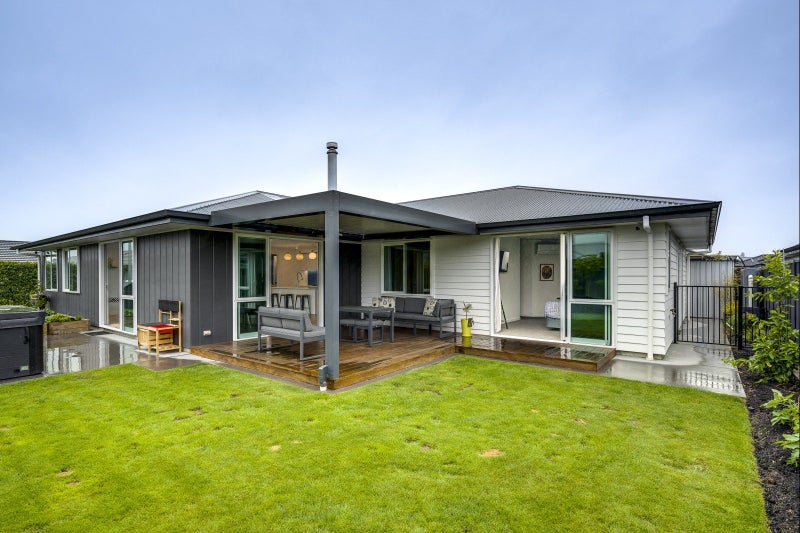 6 Meech Way, Frimley, Hastings - Carousel 17