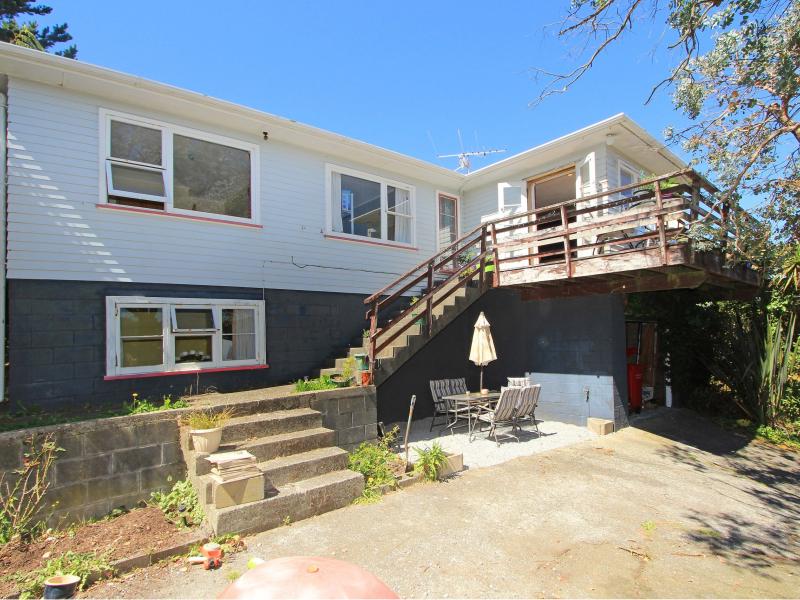 6 Pollard Street, Wainuiomata, Lower Hutt - Carousel 1