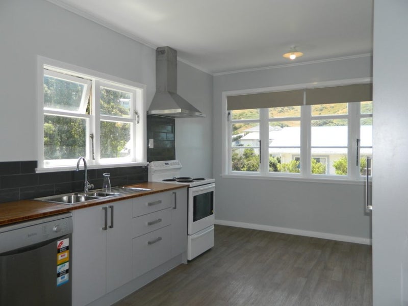 37 Thornley Street, Titahi Bay, Porirua - Carousel 2