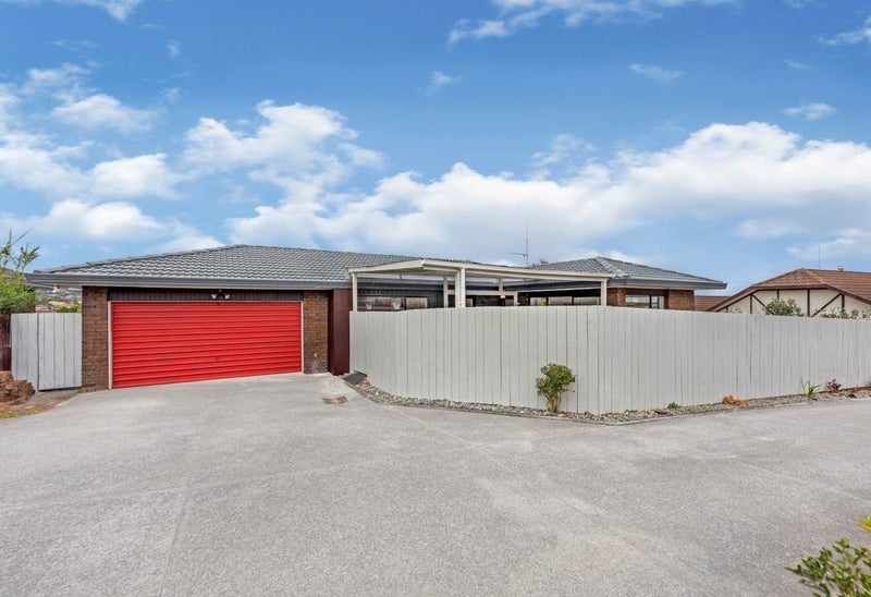 1/16 Parramatta Place, Botany Downs, Auckland - Carousel 1