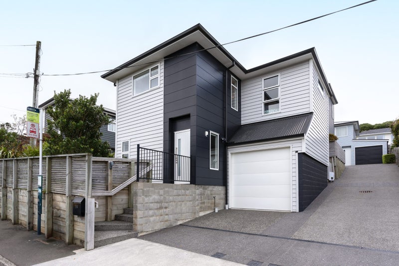 114 Helston Road, Paparangi, Wellington - Carousel 1