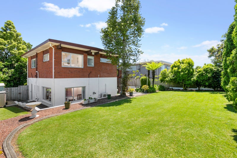 12 Tercel Place, Sunnyhills, Auckland - Carousel 2