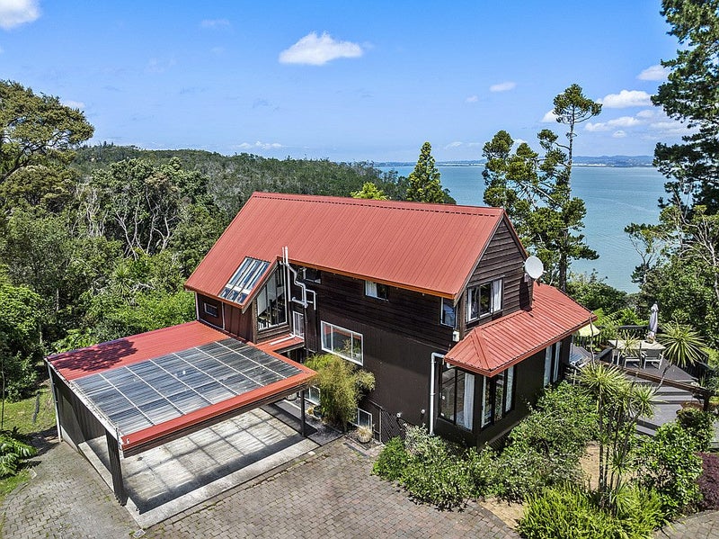 76 Island Bay Road, Beach Haven, Auckland - Carousel 2