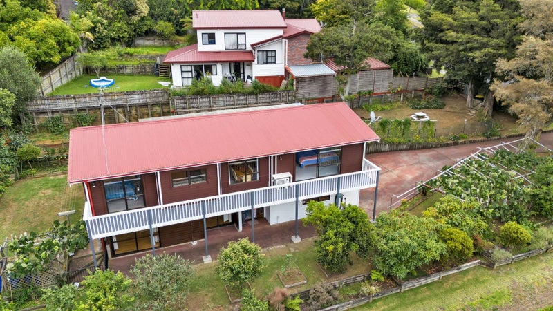 11 Mahoe Glade, Patumahoe, Pukekohe - Carousel 1