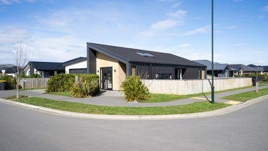 6 Blue Jacket Drive, Halswell, Christchurch - Carousel 1