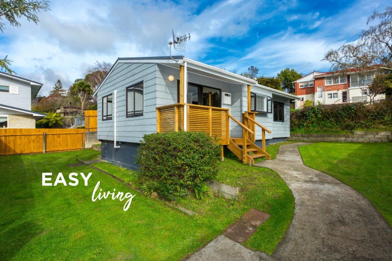 2/12 Gloucester Street, Silverstream, Upper Hutt - Carousel 1