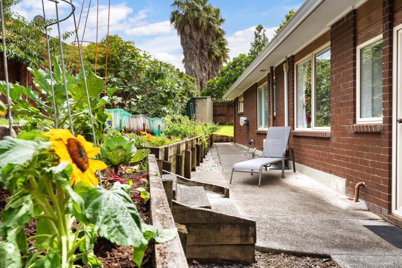 37 Milan Drive, Glen Eden, Auckland - Carousel 2