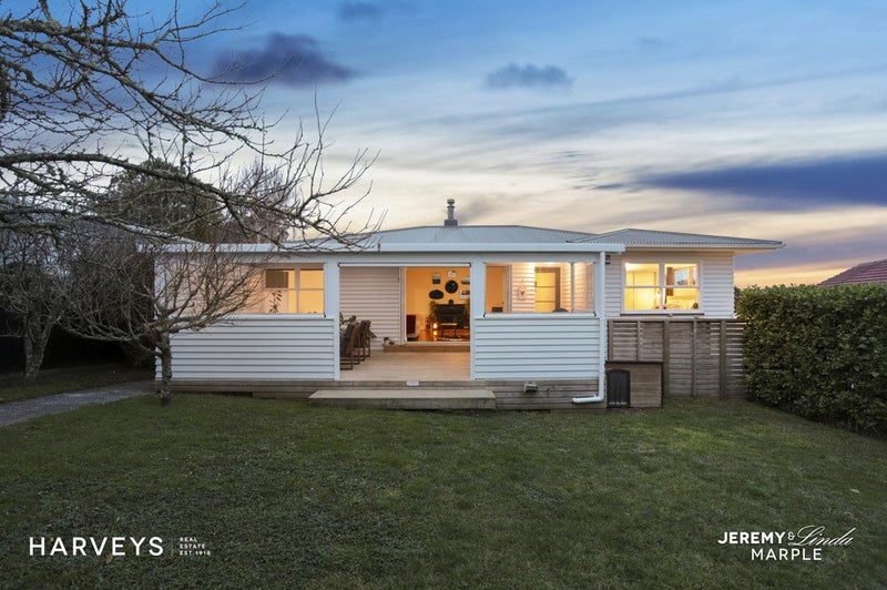 3 Tauhara Street, Green Bay, Auckland - Carousel 2