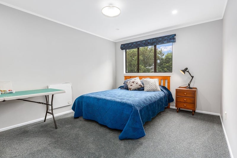 31 Shackle Lane, Whitby, Porirua - Carousel 10